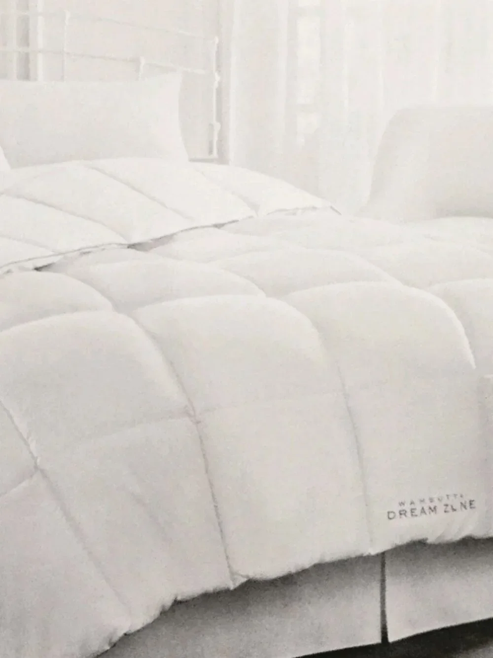 Wamsutta Dream Zone Queen Alternative Down Luxury Comforter All Seasons New